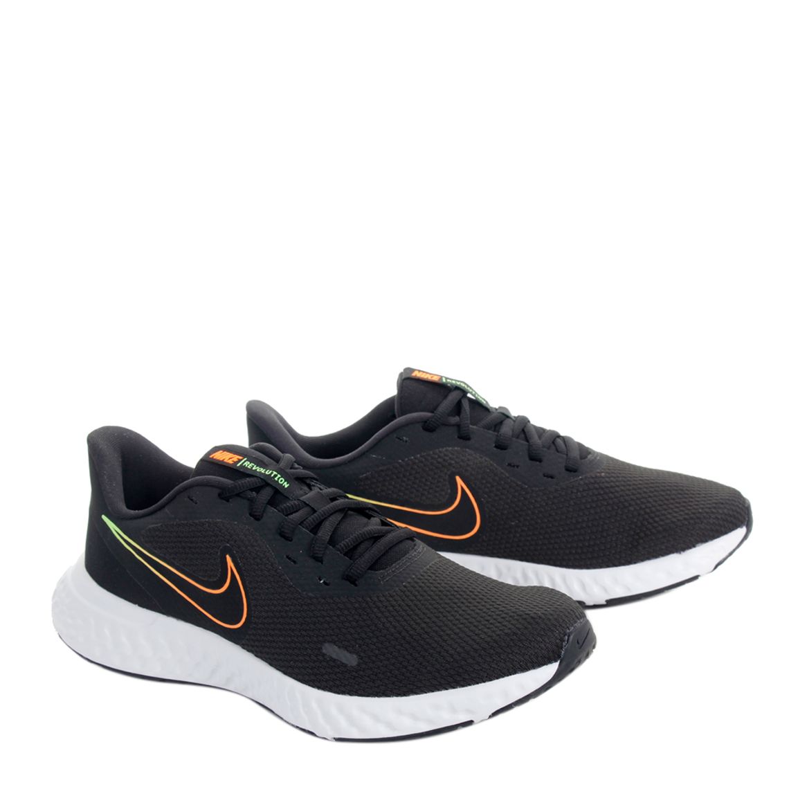 tenis nike revolution